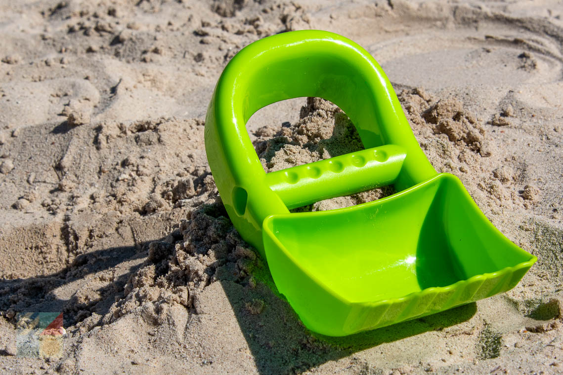 Hape Beach and Sand Toys Monster Digger Toys| Outdoor & Indoor Vehicle Car Beach Toy for Toddlers 18M+