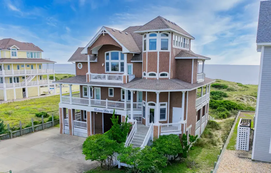 Hatteras HI'd Away