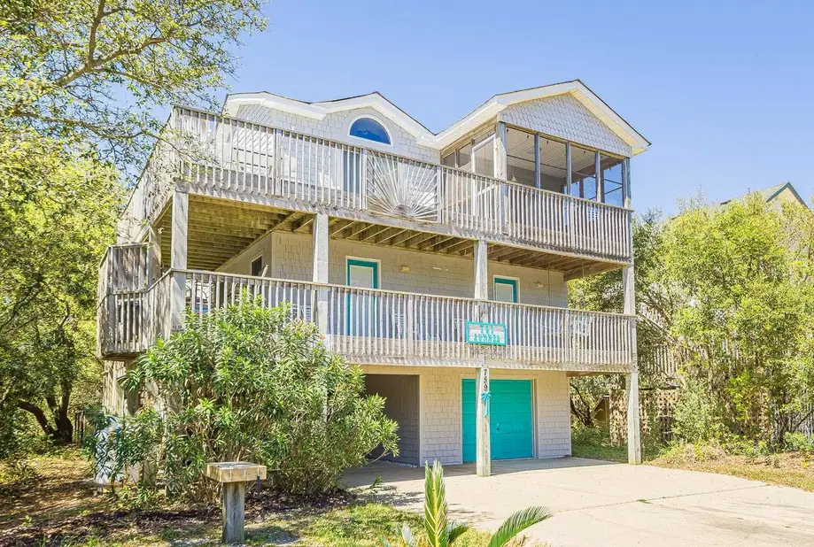 Beach Place (formerly T.G.I. Summer)
