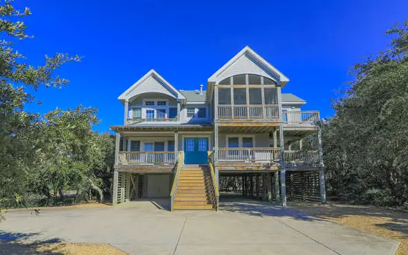 2433 - Bella Bay