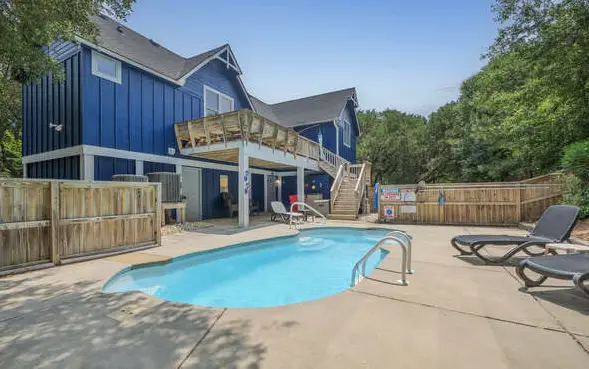 4620 - Flip Flop Inn