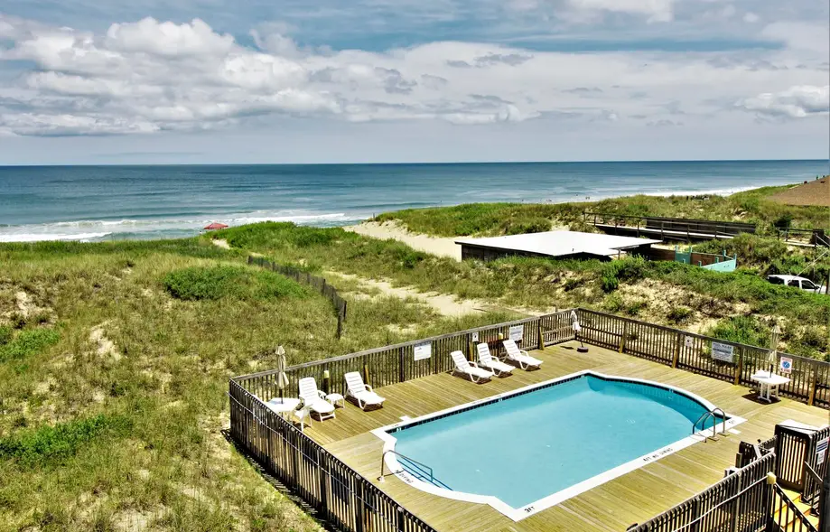 K0704 A Beach Odyssea at Admirals View I...