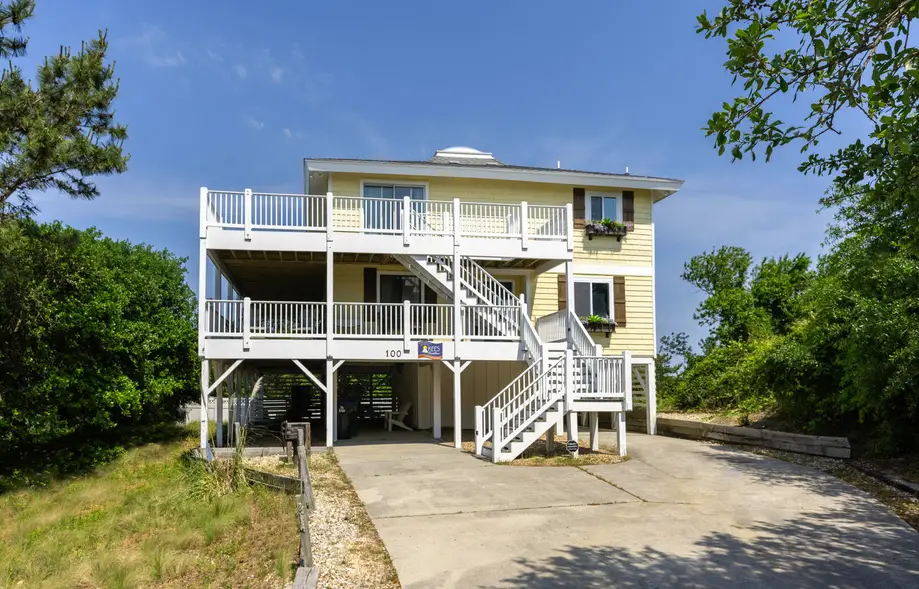 K9050 2 Points of View 4 Bedroom Home at...