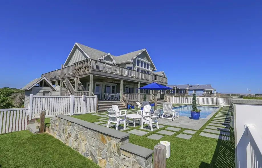 5TH AVENUE COASTAL RETREAT