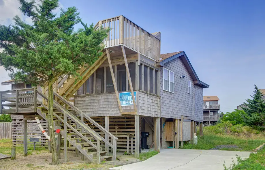 Whale Inn 208