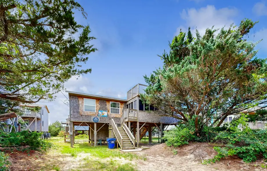 Pelican's Roost 467