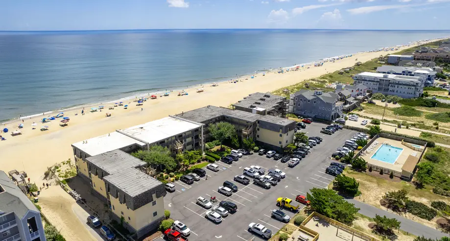 GS-2-I1 Oceanfront 2 Bedroom Condo at Go...