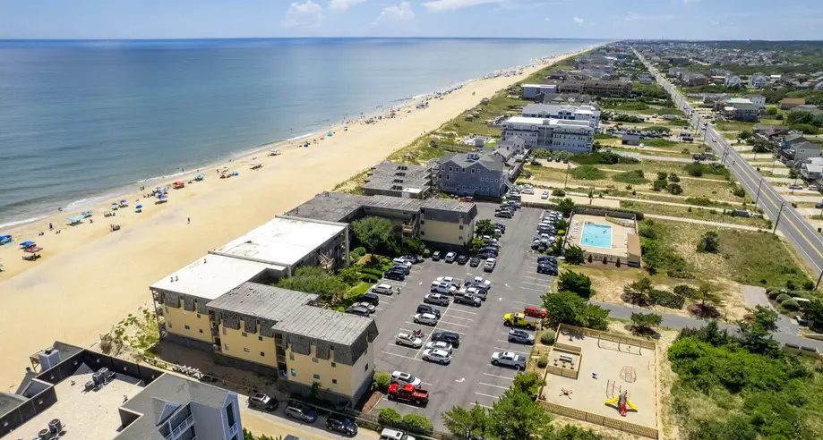 GS-3-N3 Oceanfront 3 Bedroom Condo at Go...