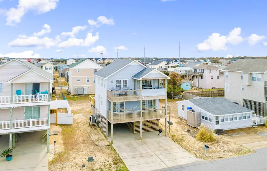 E Z LIVIN 331