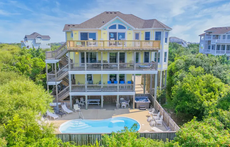 Parrot Pointe