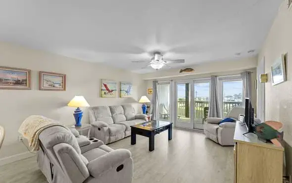 7081 - Sea View